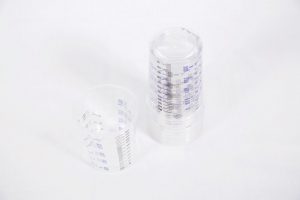DISPOSABLE CALIBRATED MIXING CUP 600ML