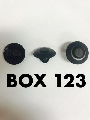 Carclips Box 123 10610 Bonnet Insulation Retainer